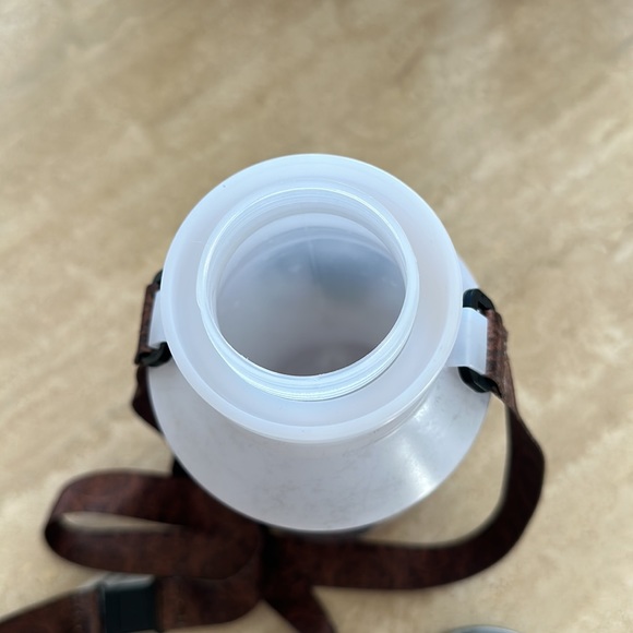 Star Wars (hard to get item) Blue Milk Disneyland Galaxy's Edge Oga’s CantinaBar - Picture 5 of 11